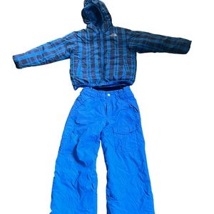 North face /orange size 7 ski outfit